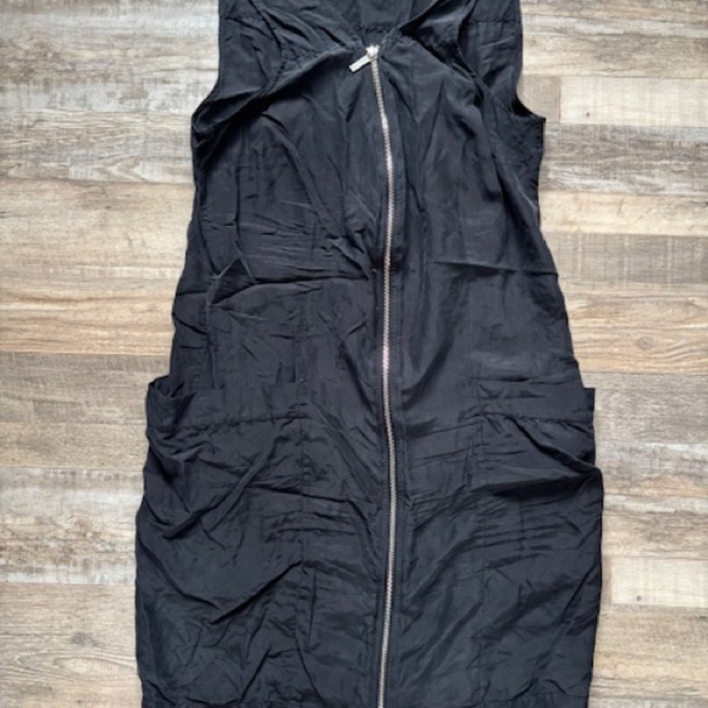 MICHAEL KORS Black Sleeveless Zip-Front Top